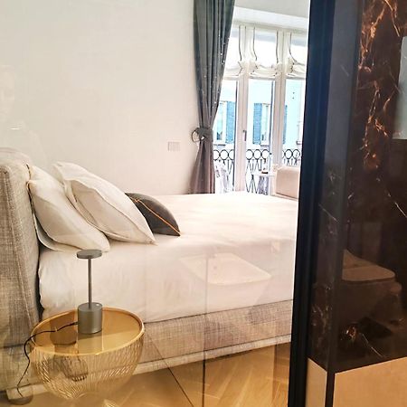 B And G San Babila- Luxury In The Heart Of Milano - Design District Hotel Luaran gambar