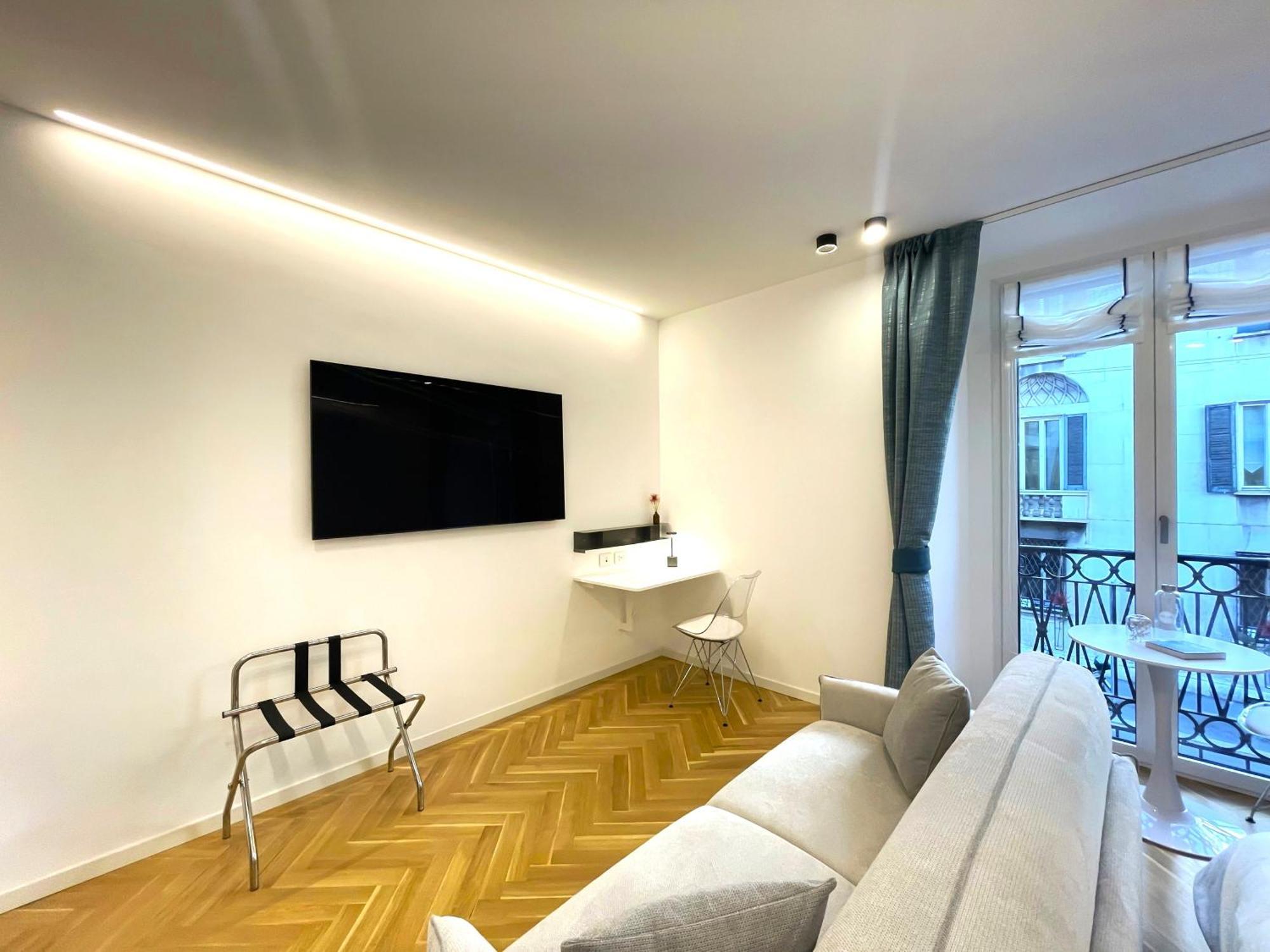 B And G San Babila- Luxury In The Heart Of Milano - Design District Hotel Luaran gambar