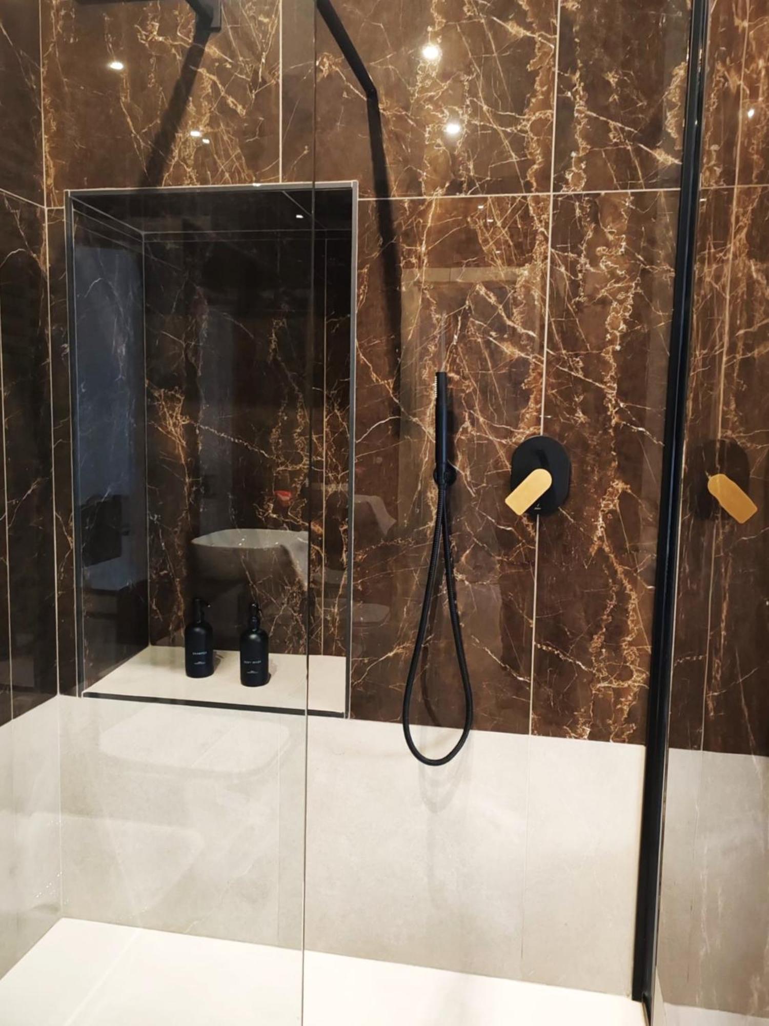 B And G San Babila- Luxury In The Heart Of Milano - Design District Hotel Luaran gambar
