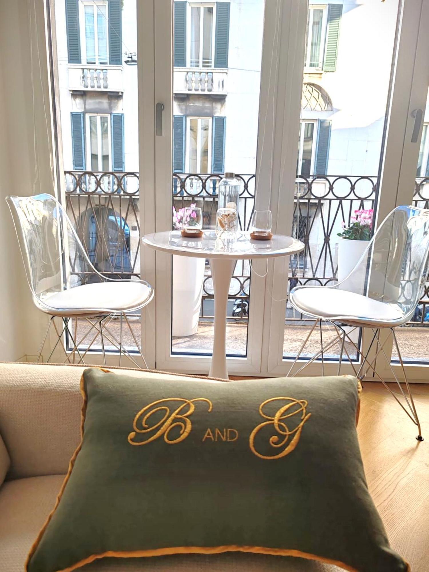 B And G San Babila- Luxury In The Heart Of Milano - Design District Hotel Luaran gambar