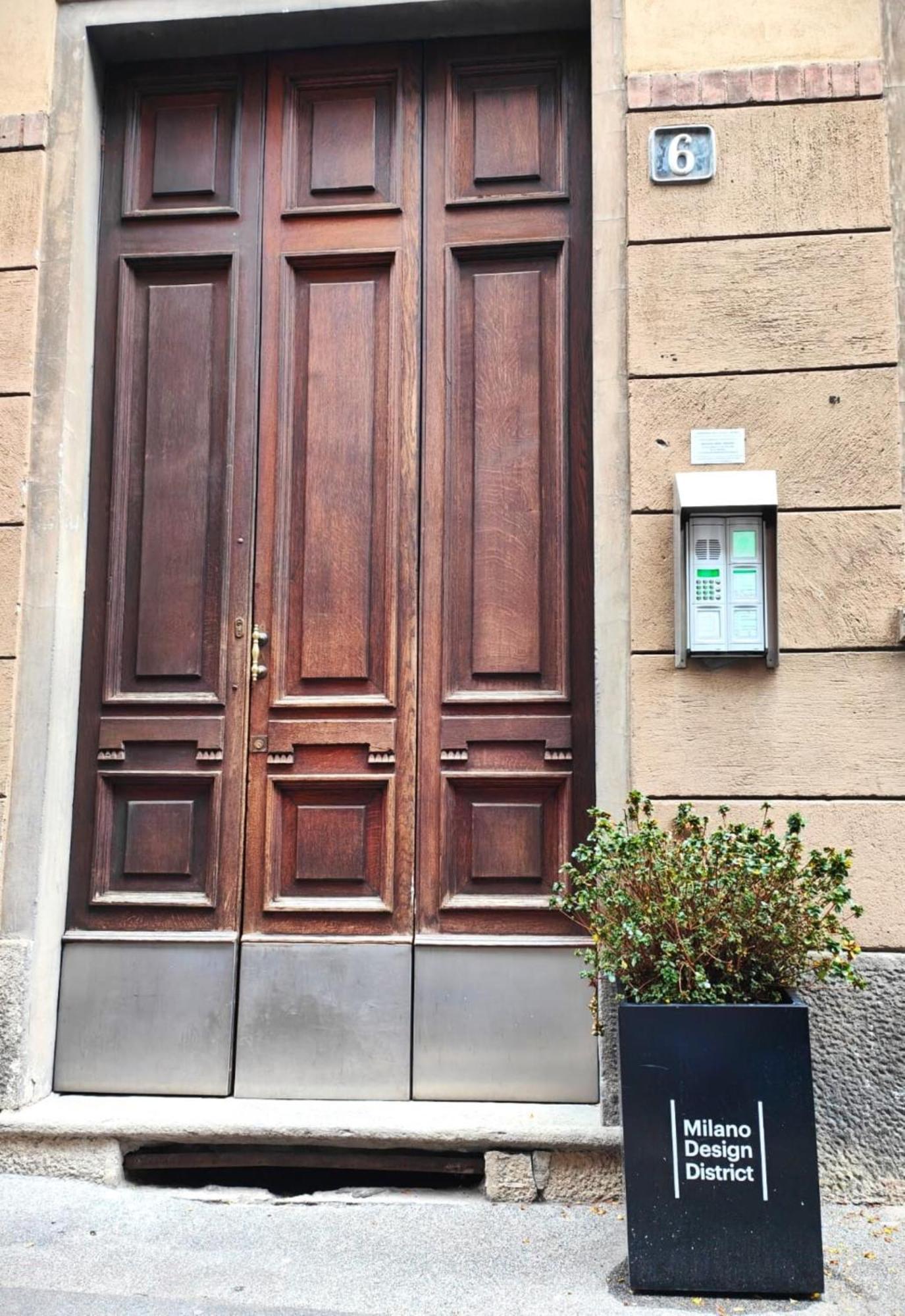 B And G San Babila- Luxury In The Heart Of Milano - Design District Hotel Luaran gambar